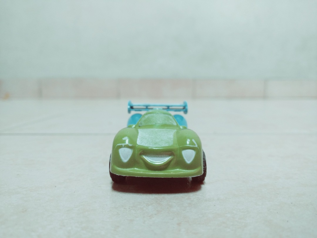 Toy car