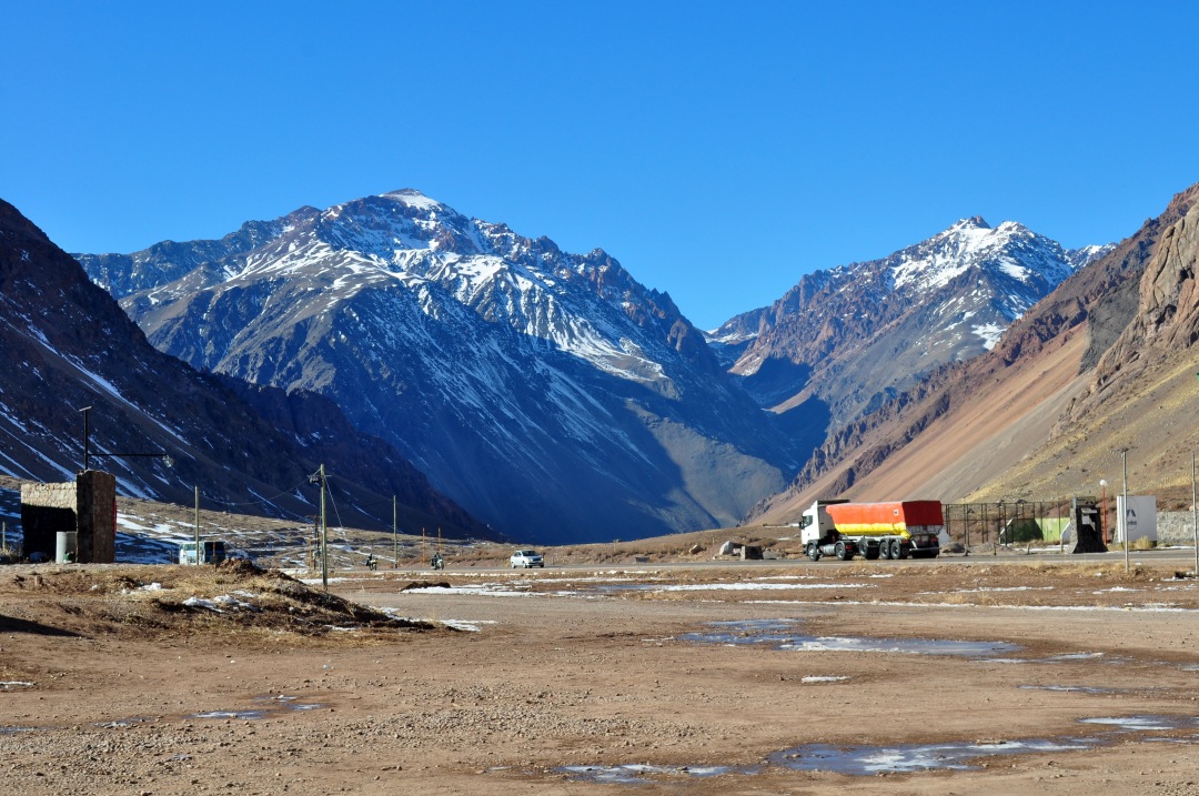 Mendoza mountains blue sky