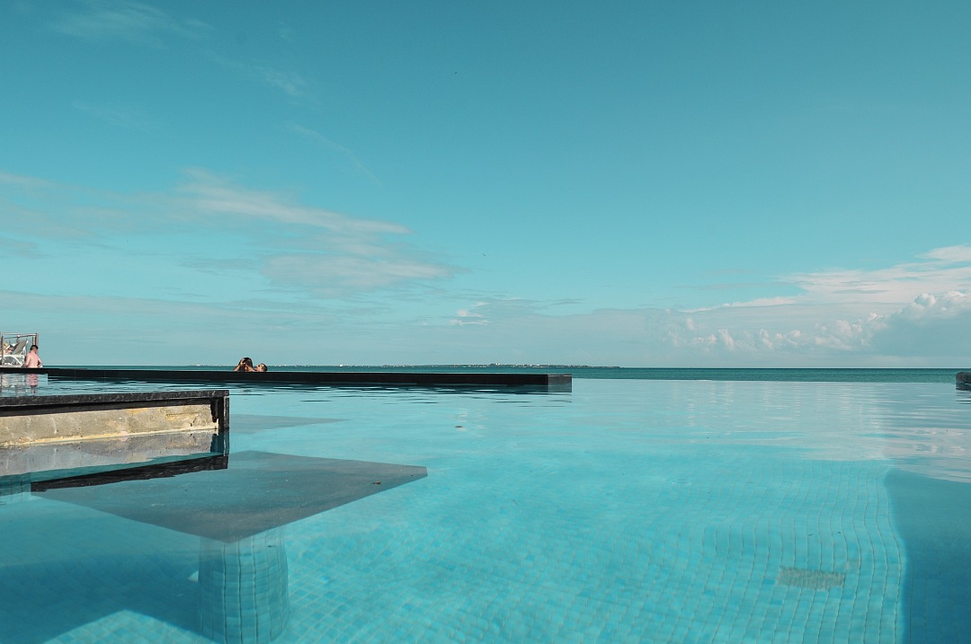 the infinity pool at the four seasons resort in maldives