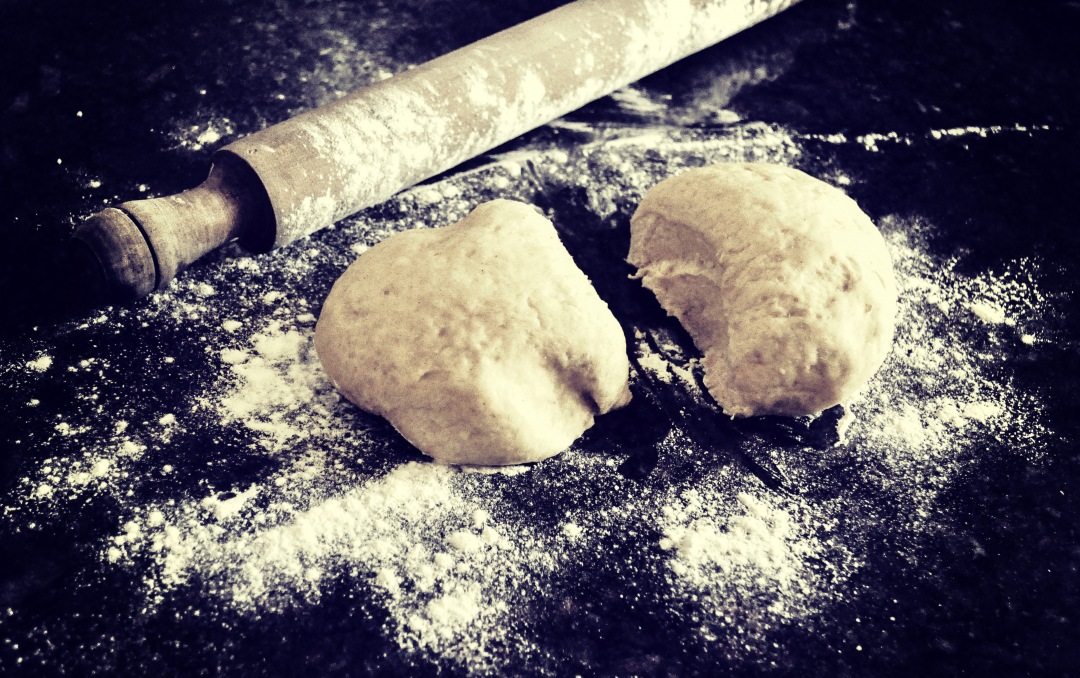 pizza dough bun