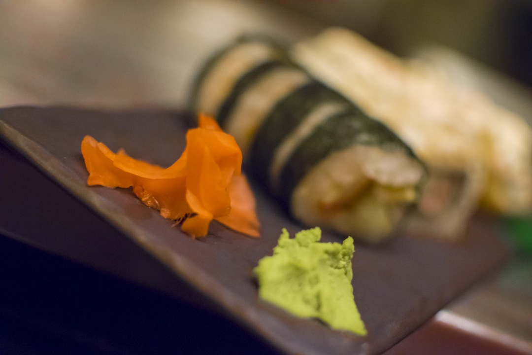wasabi and ginger sushi plate