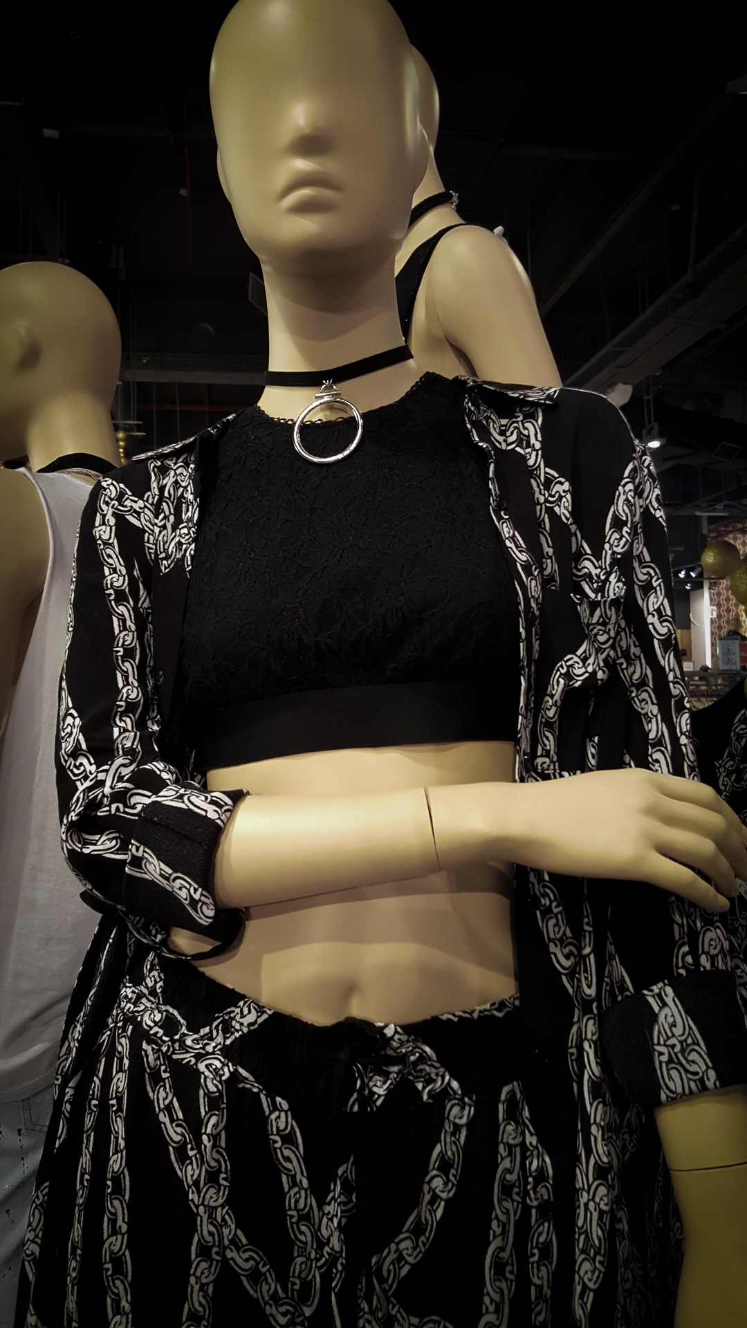Shopping Mannequin 