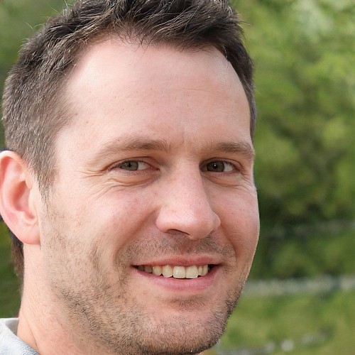 men portrait;face caucasian ethnicity adult one person males smiling
