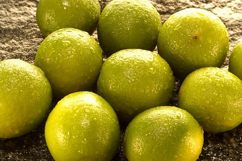 organic limes green
